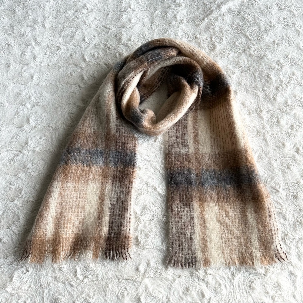 Donegal Design Scarf Beige Mohair Wool Rectangle Plaid Fringe Irish Ireland Cozy